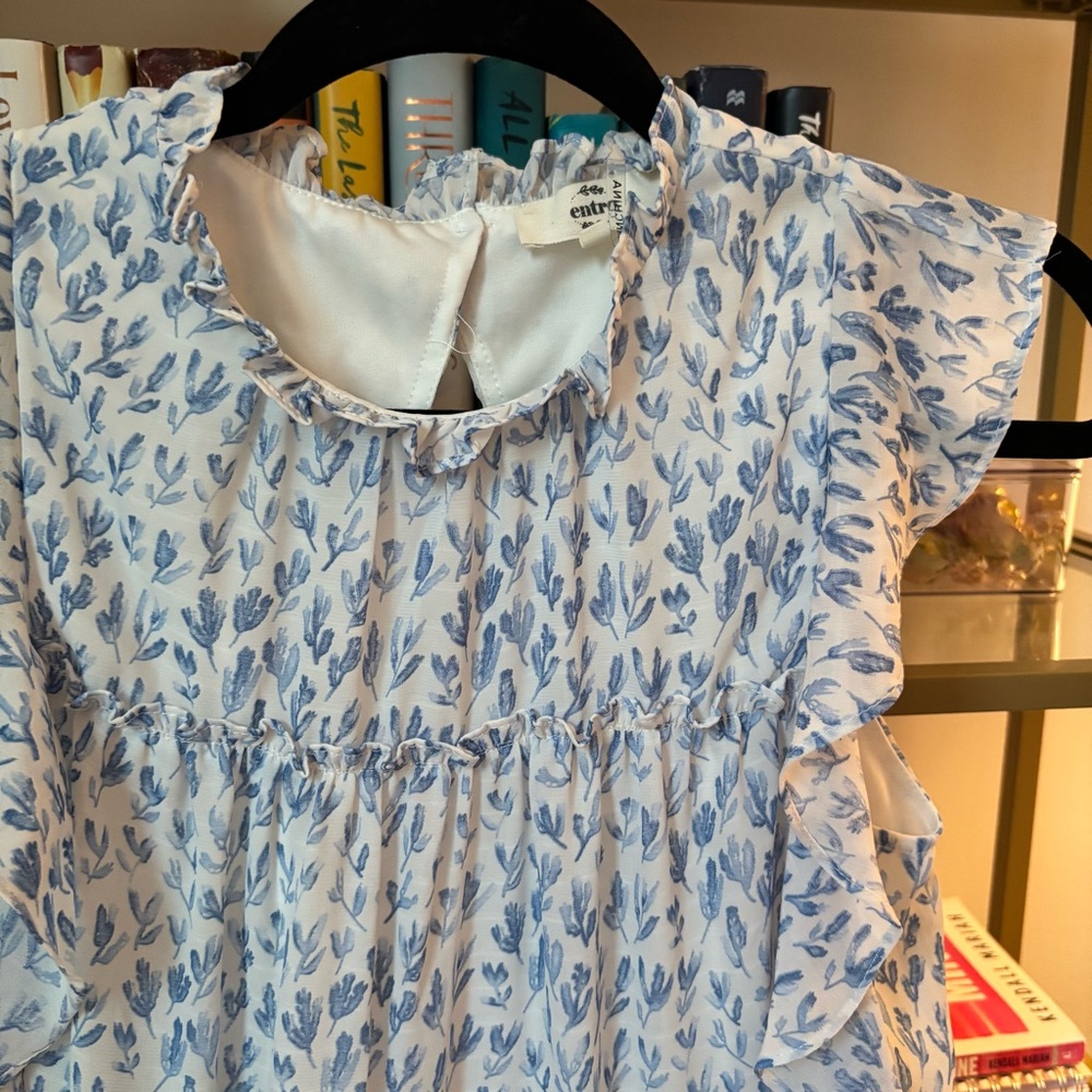 Entro Ruffle Floral Open Back Top - Picture 2 of 4